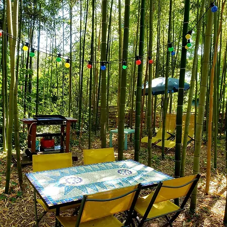La Yourte Aux Bambous En Cevennes Campismo de Luxo *
